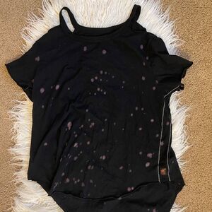 New with tags Trunk LTD cold shoulder tee in black bleach